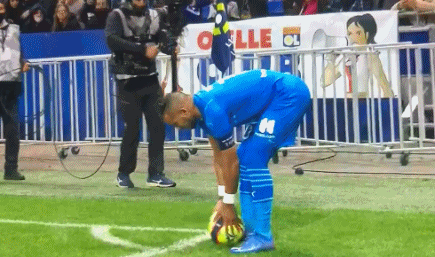 率巴黎首夺欧冠！官方：多纳鲁马当选FIFA年度最佳门将（官方宣布：多纳鲁马当选FIFA年度最佳门将，率巴黎捧得队史首座欧冠）