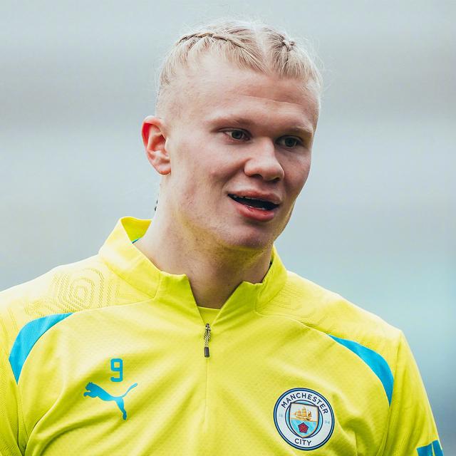 前米兰门将：圣地亚哥很难在意甲立足；球队真的很缺一名中锋（前米兰门神直言：圣地亚哥难在意甲站稳脚跟，球队亟需一名中锋）