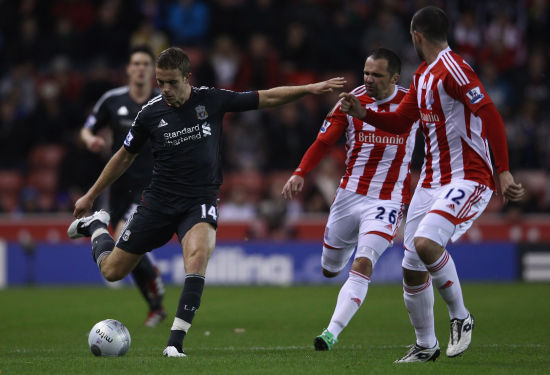 超越老穆勒！凯恩成为德甲历史上最快达成十次帽子戏法的球员（凯恩超越盖德·穆勒，创德甲最快达成10次帽子戏法纪录）