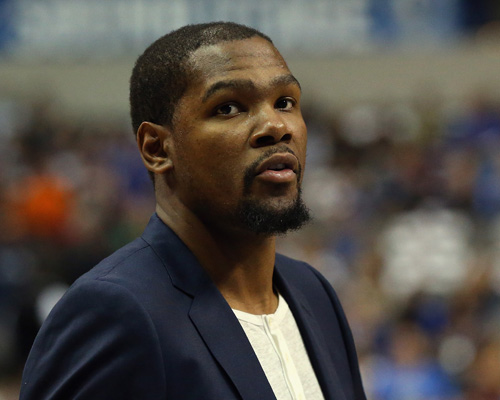 记者：若圣地亚哥不离队，米兰冬窗不能引进新前锋（记者：圣地亚哥若留队，米兰冬窗无法签下新前锋）