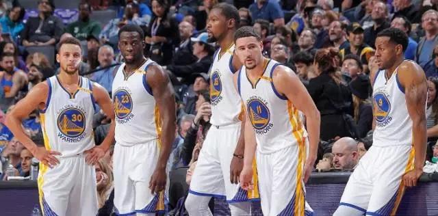 又是首开记录，麦卡在欧冠最近两球都是对皇马打进的（再度先拔头筹，麦卡近两粒欧冠进球均由对皇马打进）