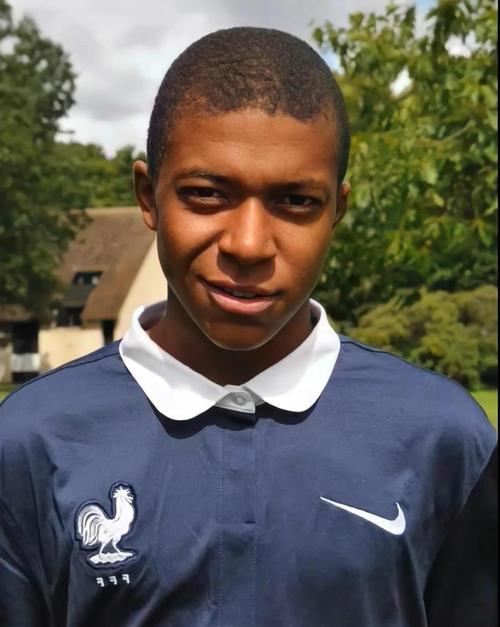 姆巴佩本赛季各项赛事已打入7粒点球，为五大联赛球员最多（姆巴佩本季各项赛事罚进7粒点球，领跑五大联赛球员）