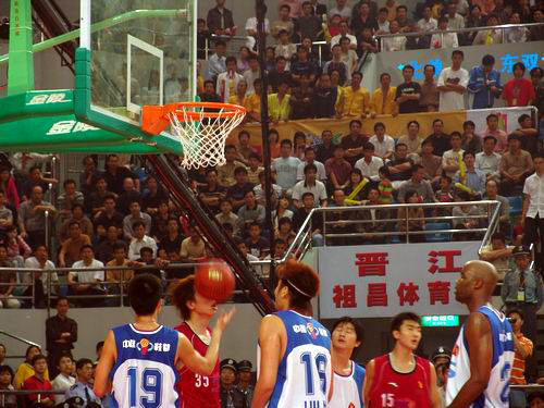 木塔力甫：邵导一直鼓励我们要有更高的目标、要前往欧洲发展（木塔力甫：邵导鼓励我们志在高远，进军欧洲）